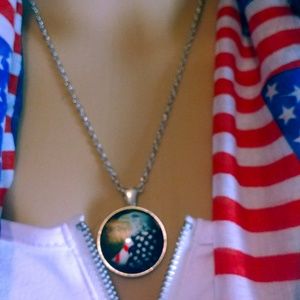 Necklace american flag and the eagle